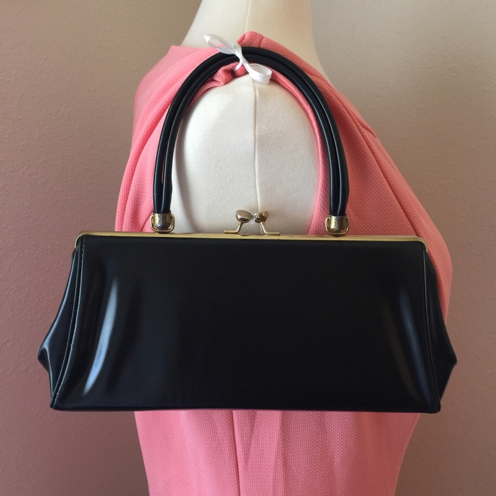 Vintage Handbag with Kiss Lock